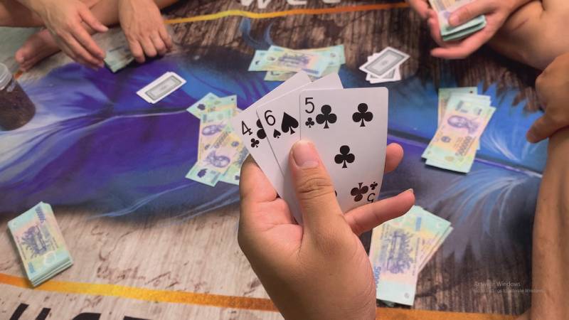 Đừng sợ úp bài – người biết thua mới là người chơi giỏi