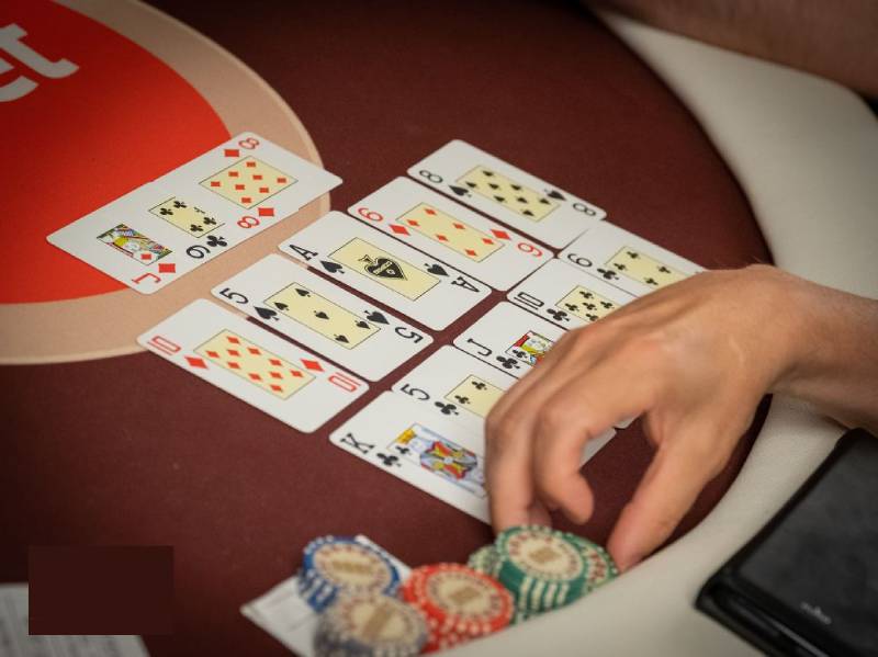 Luật Chơi Mậu Binh Dễ Hiểu, Chi Tiết Cho Người Mới 2 Mậu Binh là gì? Cấu trúc chi bài trong Mậu Binh